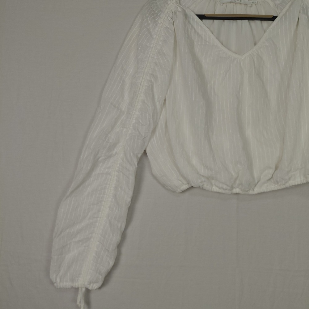 ASTR The Label Sz XS White Blouse Ruched Puff Sleeve Womens Renaissance Cropped - Picture 3 of 11